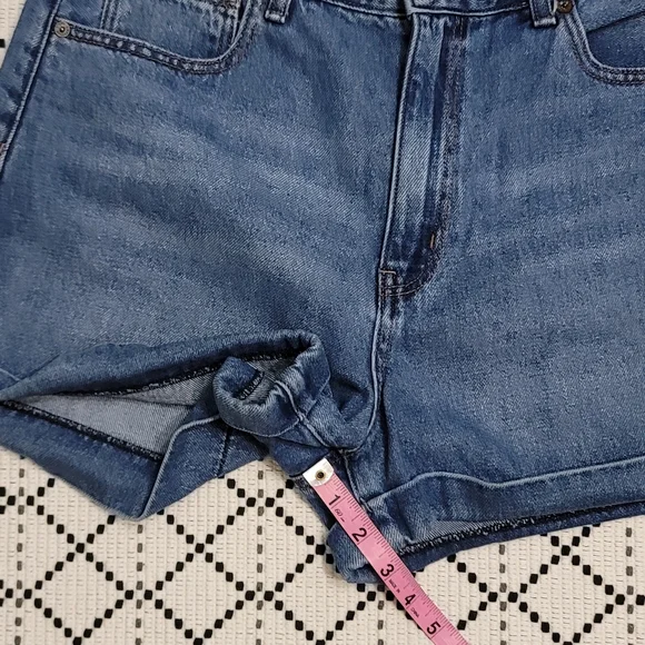 American Eagle Outfitters High Waisted Cuffed Mom Denim Shorts - Picture 7 of 8